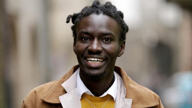 laura_olias's tweet photo. "Quiero decir a los jóvenes senegaleses que no vale la pena venir a España" https://t.co/mYyTY1Ld9N https://t.co/jTFoGpMjPD