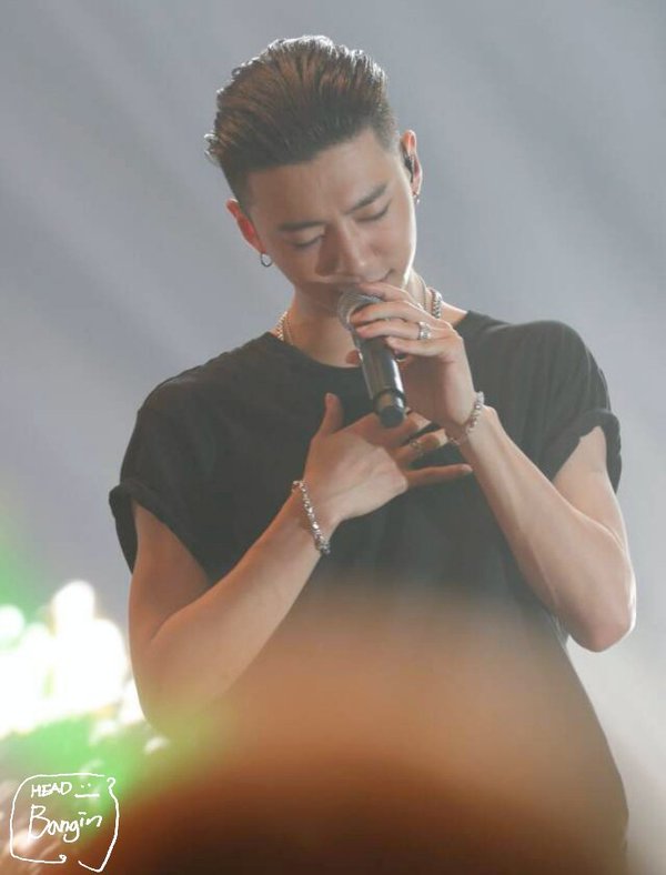 Jemy_Humanoid13's tweet photo. I'm melting but i'm ok

#BAPinMilan #LOEMilan https://t.co/y9elBSvE5C