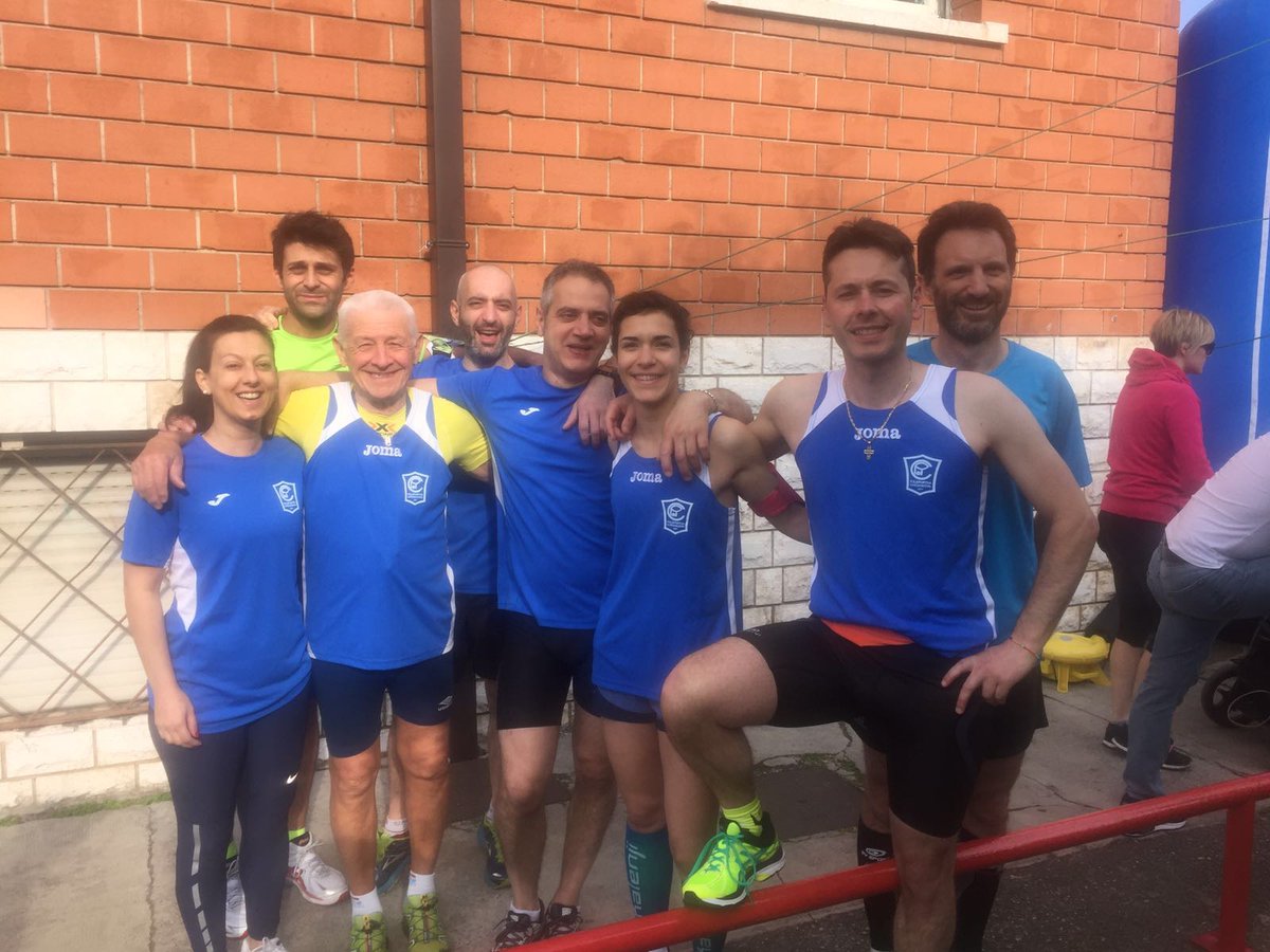 NouvelleNikita's tweet photo. Giornata splendida per la prima mezza della nostra carriera da runners! #Strabrescia @runlovers @RWBAssociation https://t.co/yTFrufJfR9