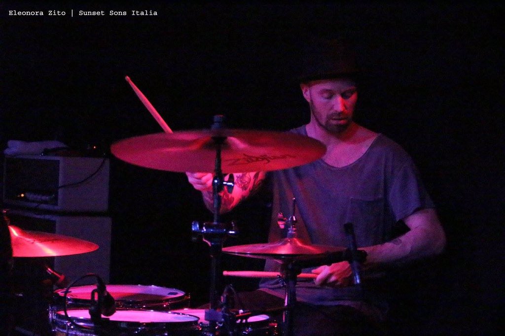 SunsetSonsIta's tweet photo. .@SunsetSons live @ BIKO, Milan 🇮🇹 
📷: Eleonora Zito / @bastardstille #2 https://t.co/UsD8riXsiT