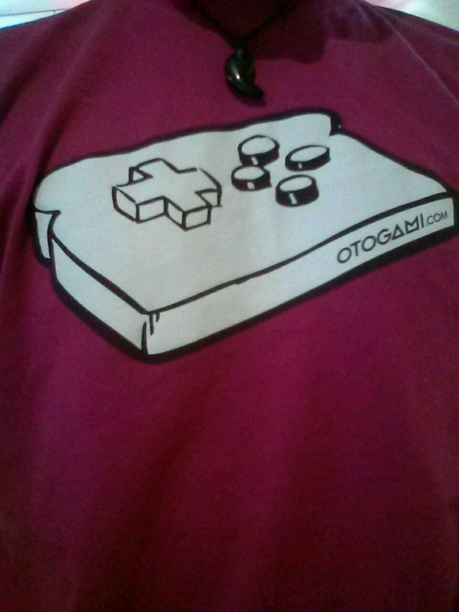 kroniksan's tweet photo. Got given the fast lane at Gatwick security for my "awesome t-shirt". Thanks @david_bonilla @OtogamiCOM :) https://t.co/cC9vUr6doz