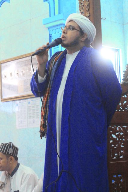 abdullaharasyi2's tweet photo. @muhammadalawy majelis rasulullah saw ,silaturrahmi fii masjid annur 7_5_2016 #abdullaharasyid photography https://t.co/OYgHIMLNrs