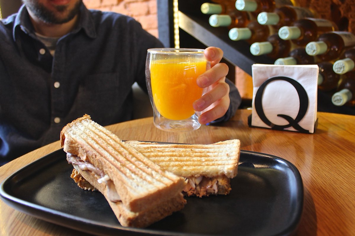 MásQMenos tweet media