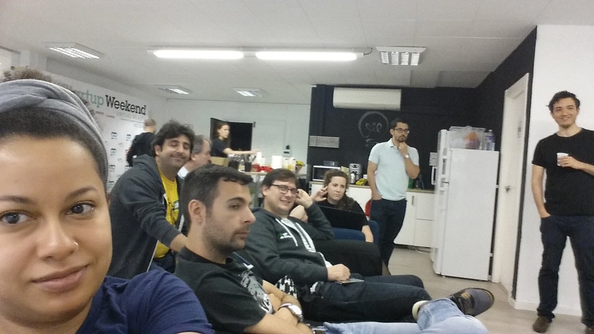 swValencia's tweet photo. Los equipos presentan sus proyectos para los últimos ajustes. Simulando a los jurados vamos a tope! :D #SWvalencia https://t.co/P9fEc3gyIj