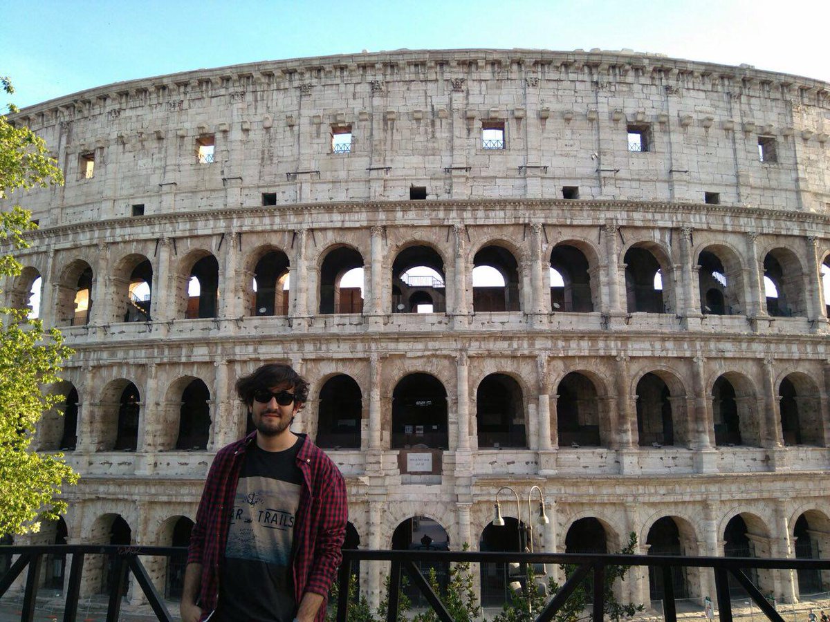 lalineauno's tweet photo. Granada - Roma: En "La música se va de Erasmus", hablamos con Pablo Prieto (Checopolaco). https://t.co/o6xDAirNEG https://t.co/S52pSqDLXN