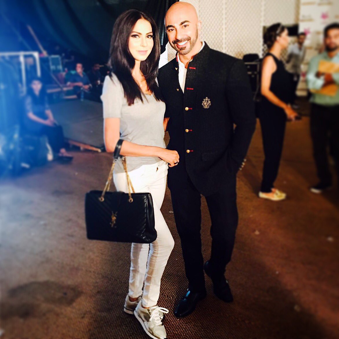HSYCOUTUREKING's tweet photo. Hanging out with the beautiful super model Fouzia  in Karachi #friends #karachi #hsy @theworldofhsy https://t.co/CPNKOdc9tQ