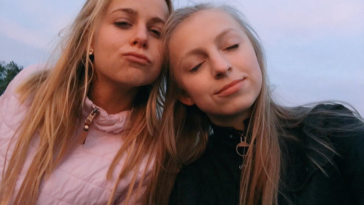 JemimaPerham's tweet photo. Sunrise walks on ma bday with the bestest❤️ @HeidiLWhitbread https://t.co/7ymb2xbYju