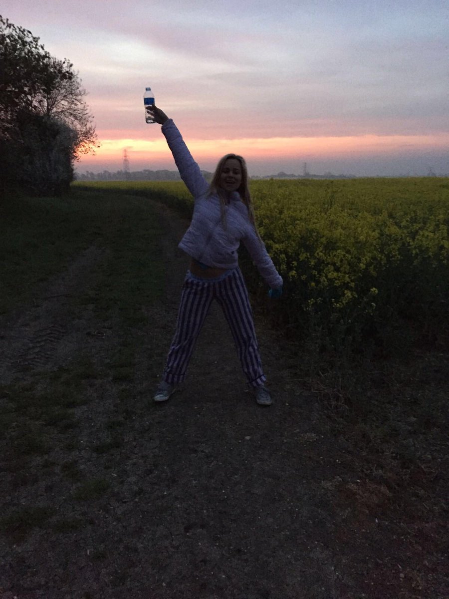 JemimaPerham's tweet photo. Sunrise walks on ma bday with the bestest❤️ @HeidiLWhitbread https://t.co/7ymb2xbYju