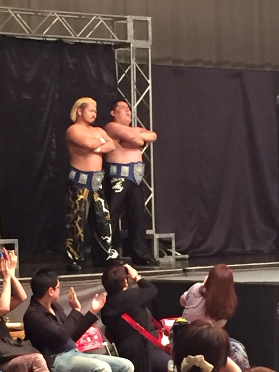 RED_KAGE9's tweet photo. 後楽園ホールで久しぶりに���の試合を見てきた。やっぱりプロレスって面白いな(´･_･`) #プロレス #ガッツワールド #後楽園ホール #チームでら https://t.co/i127X7ZN1N