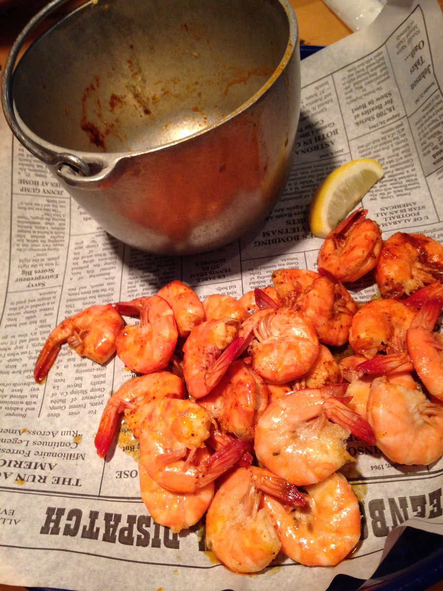 RED_KAGE9's tweet photo. BUBBA GUMP SHRIMP TOKYO エビちゃん(´･_･`) https://t.co/gtTcco3Mfq