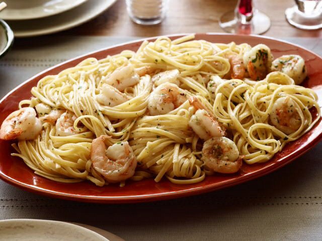 Neva_Gonzalez's tweet photo. Pasta &amp; shripms for lunch!😍🍴 https://t.co/T2FxbzXJUV