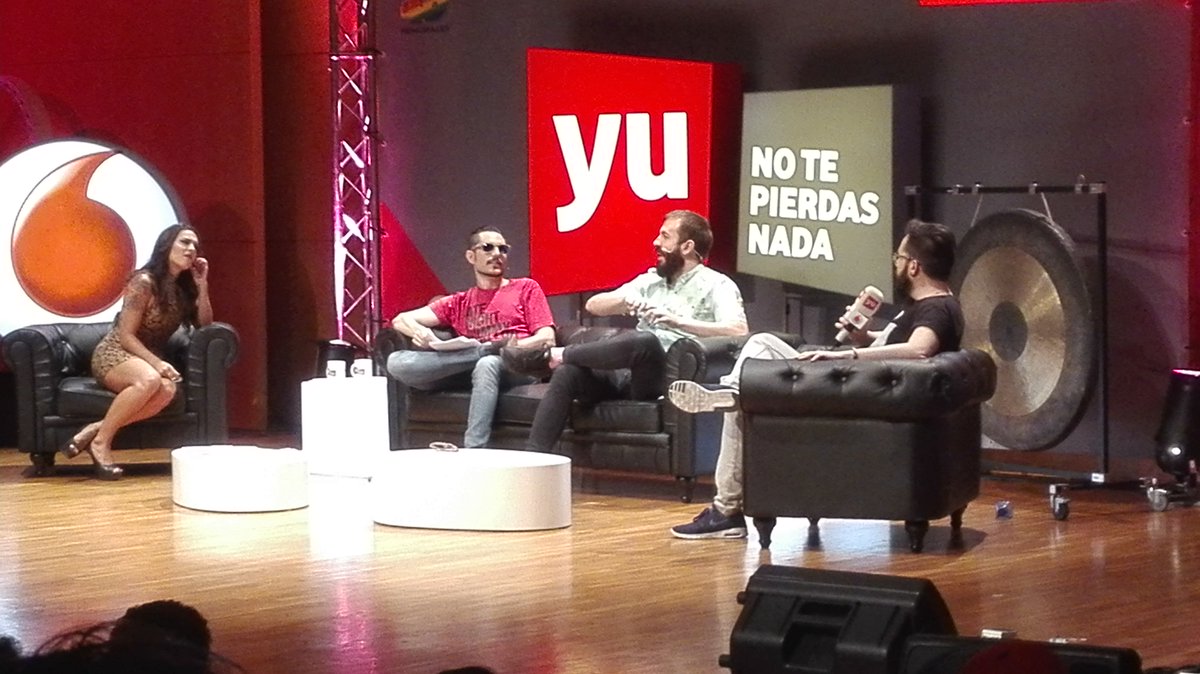 alejandroct95's tweet photo. En el programa @vodafoneyu #yuSOS (3) @DaniMateoAgain @SrCastelo @lorenacastell https://t.co/Z04RBs8d4U
