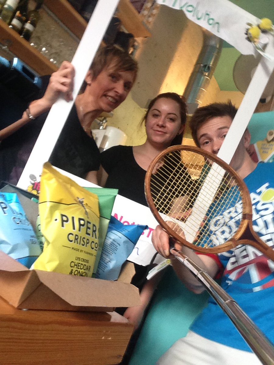 tennisvolution's tweet photo. #Tvolutionselfiechallenge #Nottsindependent #Notts @WIREDcafebar @TennisInNotts @Nottingham_Post #Tvolution https://t.co/koEXmTbV0o