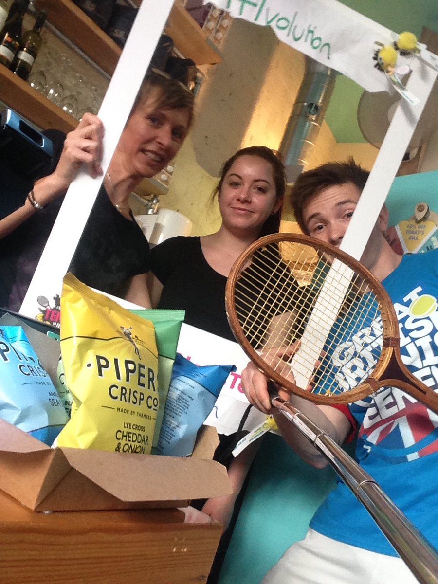 tennisvolution's tweet photo. #Tvolutionselfiechallenge #Nottsindependent #Notts @WIREDcafebar @TennisInNotts @Nottingham_Post #Tvolution https://t.co/koEXmTbV0o