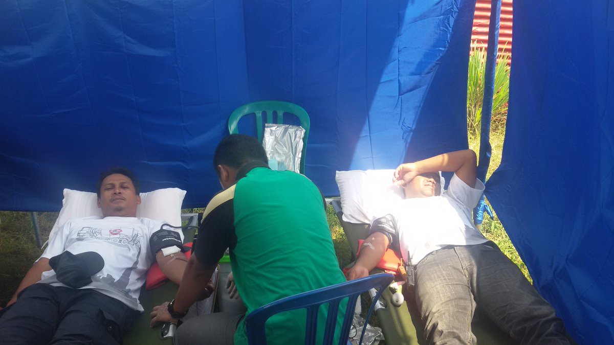 JiluRw's tweet photo. Donor darah supported by Rumah Sakit Saiful Anwar Malang di Pasar Minggu BMR Watugede Singosari https://t.co/yhnqN7SK79