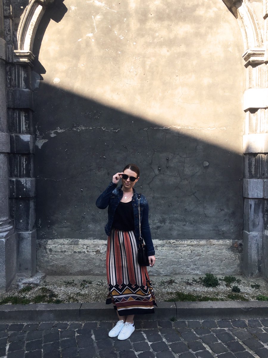 Twodazeblog's tweet photo. First rays of sunshine! Perfect time to take out my maxi skirts <3 https://t.co/EuXCkoWGLl #TWODAZE #ootd #maxiskirt https://t.co/5lGGwkD2Zj
