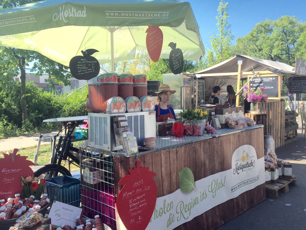 BerlinTourism's tweet photo. This SUNDAY: Join the #weddingmarkt at beautiful Nordufer w homemade food, handmade floral wreath &amp; #livemusic💐 🌮 🌞 https://t.co/oHtwbOMUUo
