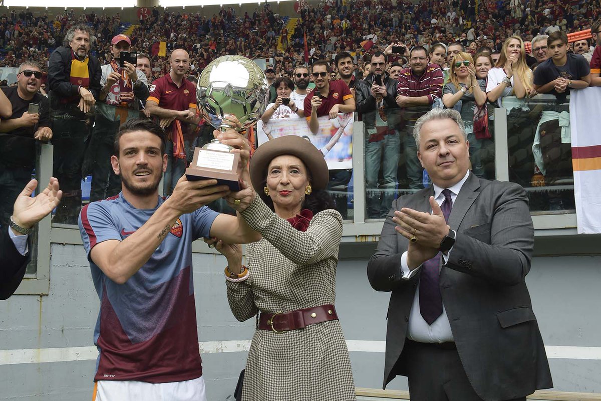 .<a href="/Florenzi/">ALESSANDRO FLORENZI</a> meraih penghargaan Fair Play Award untuk musim ini. Daje Ale! #ASRoma