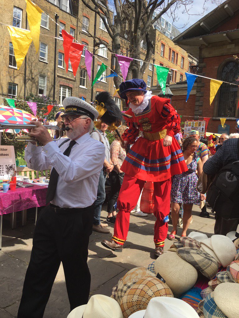 AlberthasGarden's tweet photo. Come down and enjoy the Mayfair Festival @ Covent Gardens. https://t.co/gA4ulmqPtt