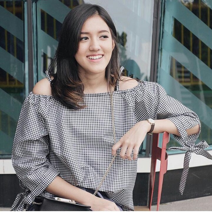 Bukan efek baju, tp emang teteh agak gendut yaa(???) <a href="/ifyalyssa/">Ify Alyssa</a>