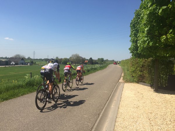 AitorFerndez's tweet photo. Otra buena noticia... Julen Amezqueta @WilierSoutheast (212) en la fuga del día #Giro2016 https://t.co/b4zyihmCoq