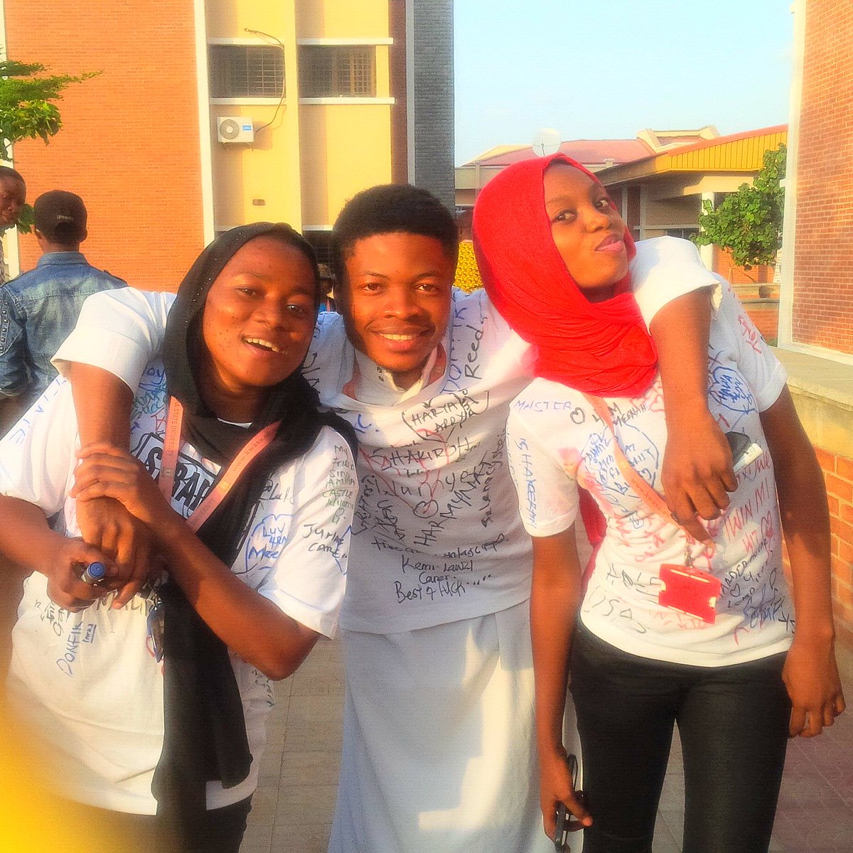 iam_freshlarry's tweet image. Signing out tinz....#funOclock