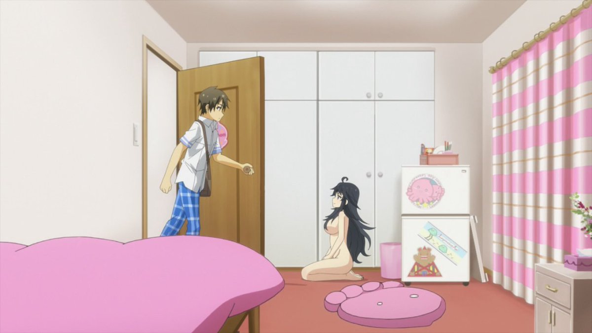 Гостиная в обычной квартире. Два дивана в интерьере гостиной. Зашел в большую комнату. Красивый зал в квартире. Интерьер обычной гостиной.