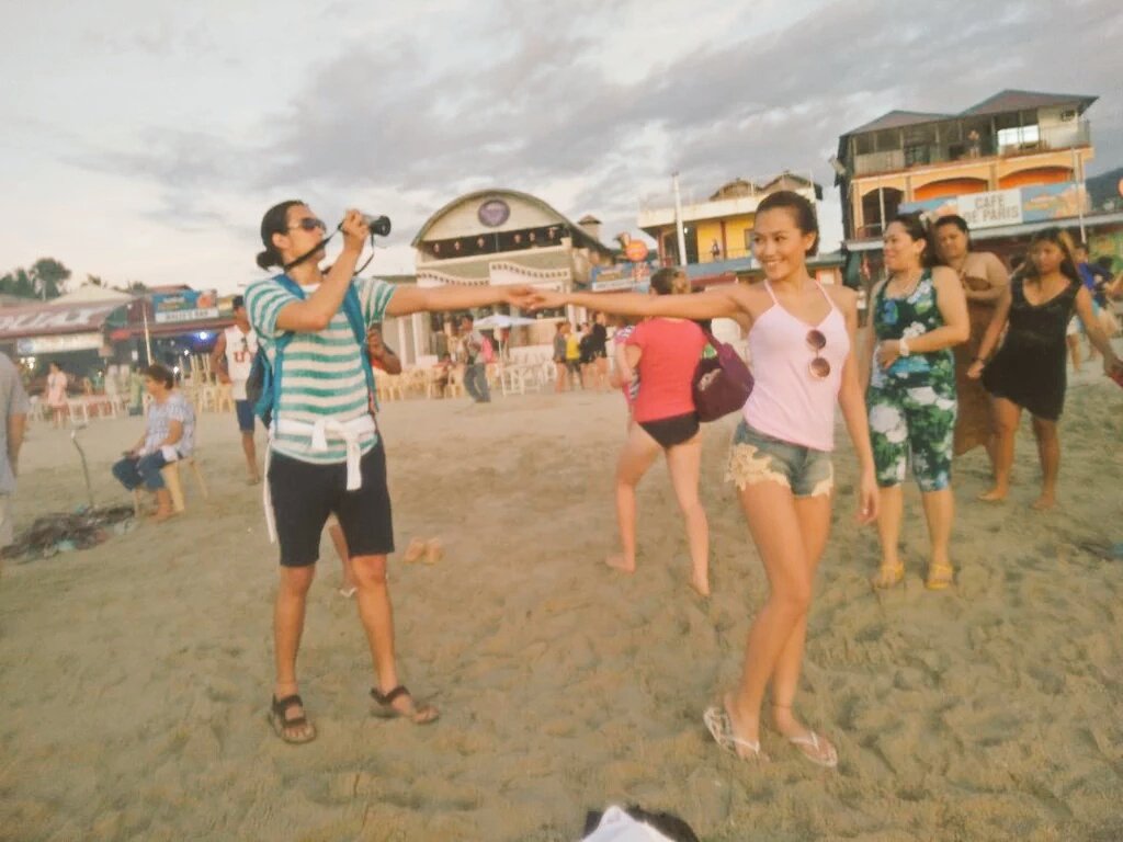 kyongj564's tweet photo. Mahilig si T ganitong kuha nla hawak kamay sa paglakbay 
Cto https://t.co/vRKpvV8svE