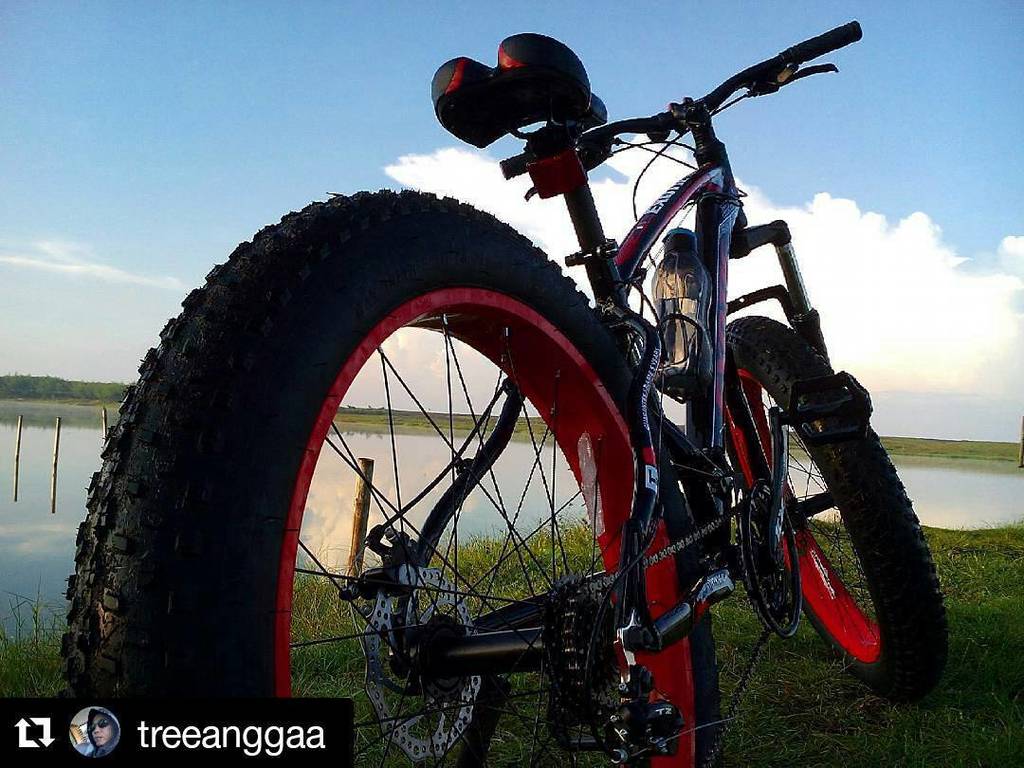 TuttoMTB's tweet photo. pedallivrefotos / #Repost @treeanggaa with @repostapp
・・・
ban gendut

Bukan motor gede seperti punya si boy, hanya … https://t.co/TnrP1GNZeI