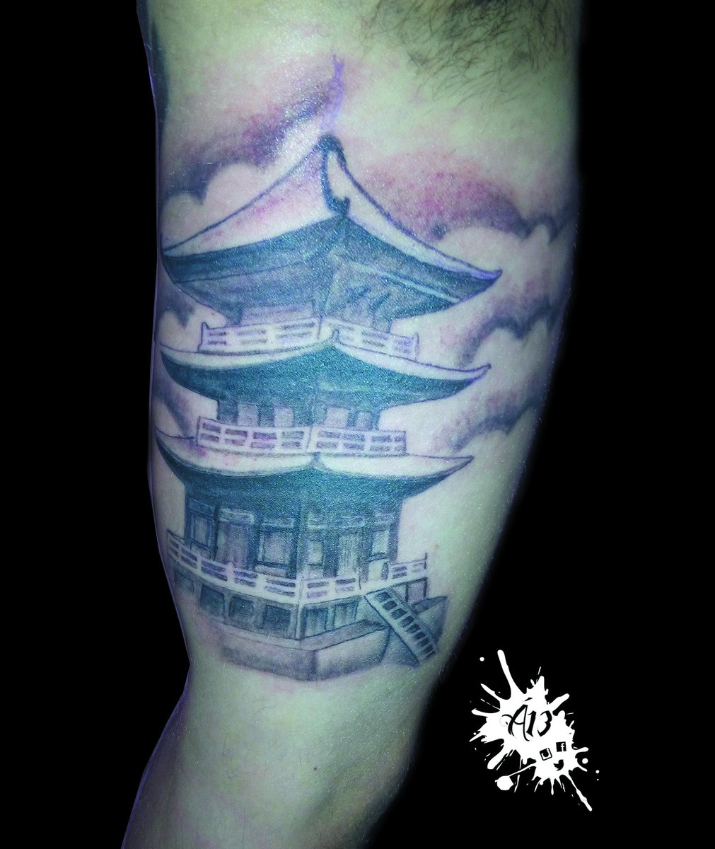 angelgalanf's tweet photo. Uno de ayer. 
Templo japonés.
Ya subiré algunas foto mejor.
#Á13 #tattoo #tatuajes #ink https://t.co/zQ7BNO4t1v