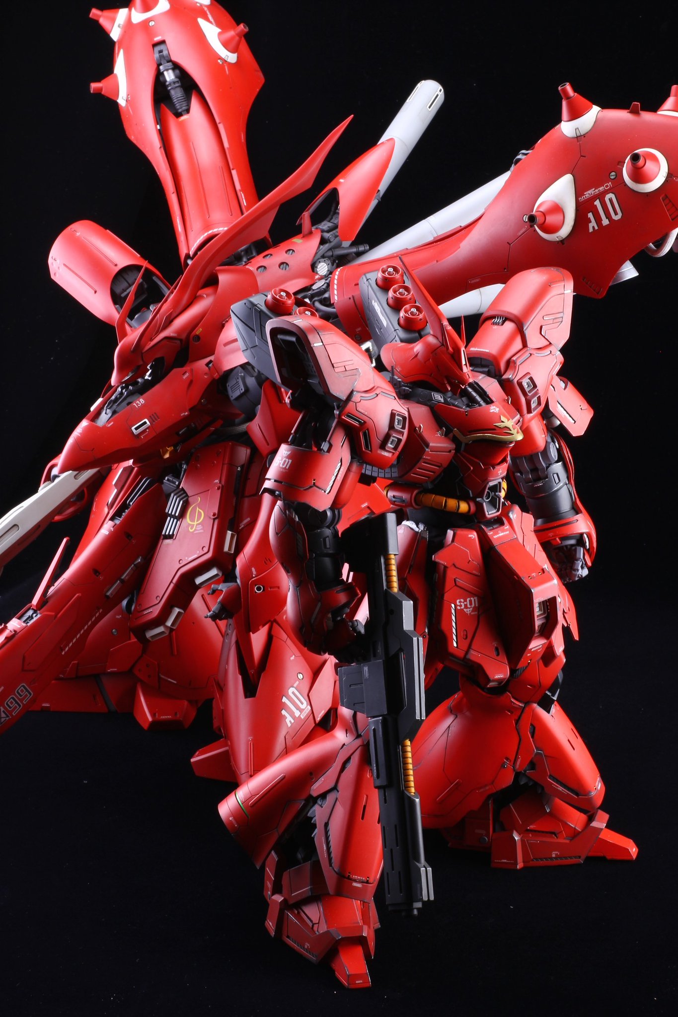 サザビー、ナイチンゲール ナイチンゲール type SAZABI｜9LDKさんのガンプラ作品｜GUNSTA