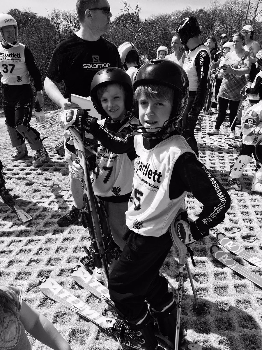 essexskiracing's tweet photo. Team Essex at the first #LSERSA race of the season in Brentwood! https://t.co/avykf2Q2Uv