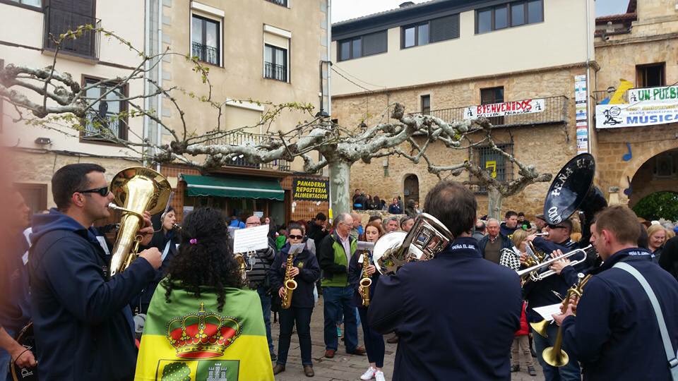Cs_Burgos's tweet photo. Ayer se celebró en #Pozadelasal su certamen anual de #Charangas #Bureba #Burgos https://t.co/AhR32sDzj1