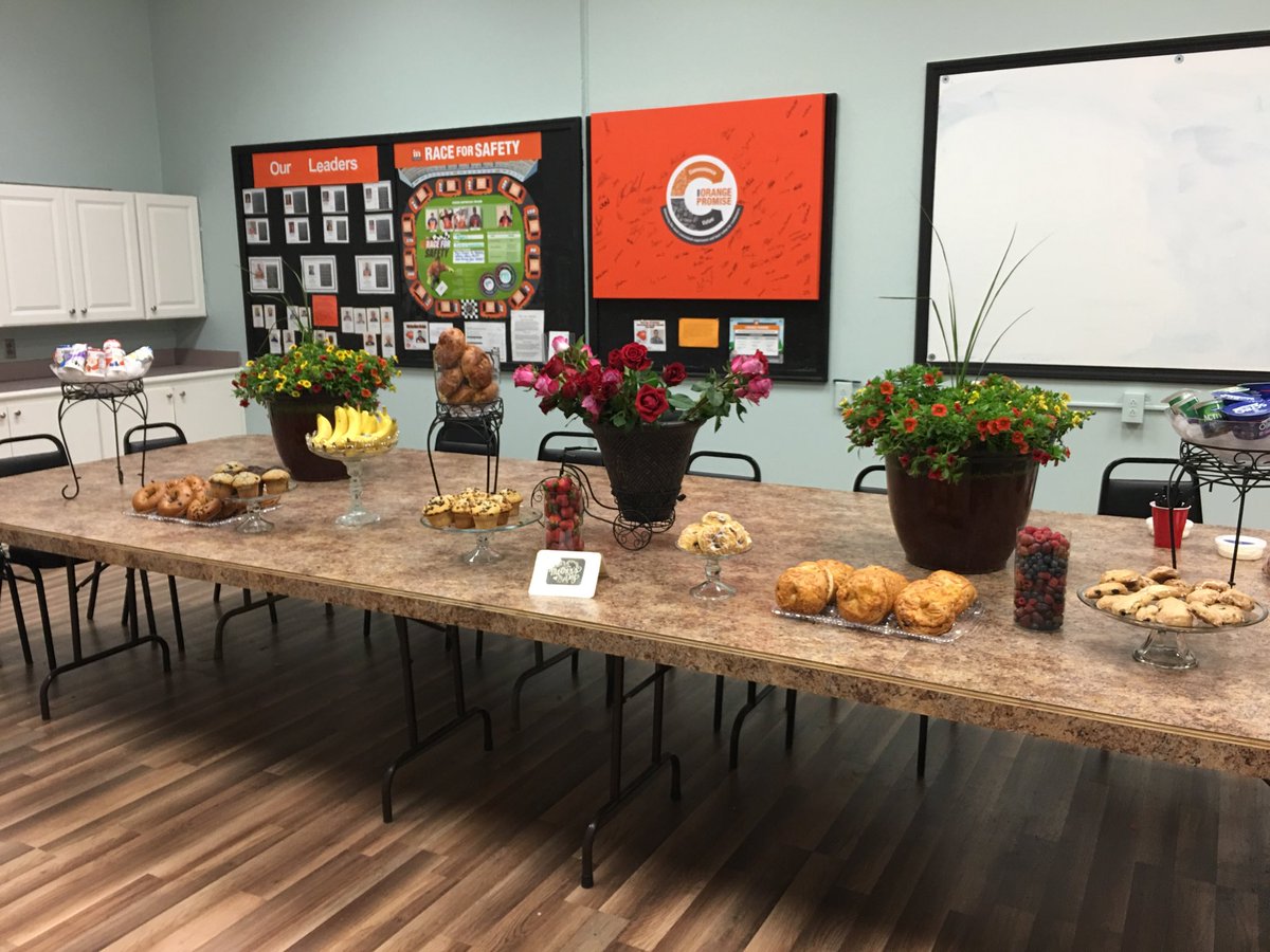 Happy Mother's Day from your #homedepot3811 <a href="/wendyrr7/">THD@WendyRamjas</a> @Jason_Gage3 <a href="/YvetCruz/">yvette cruz</a>