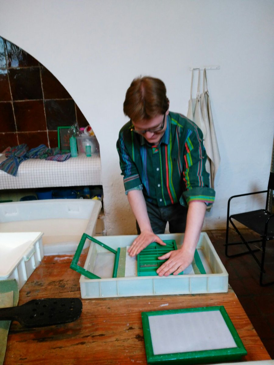 CarlesCuerva's tweet image. L'Arlet ja té paper de #Capellades del @mmp_capellades ,encara hi sou a temps avui! #PaPerPaPer #capelladinament