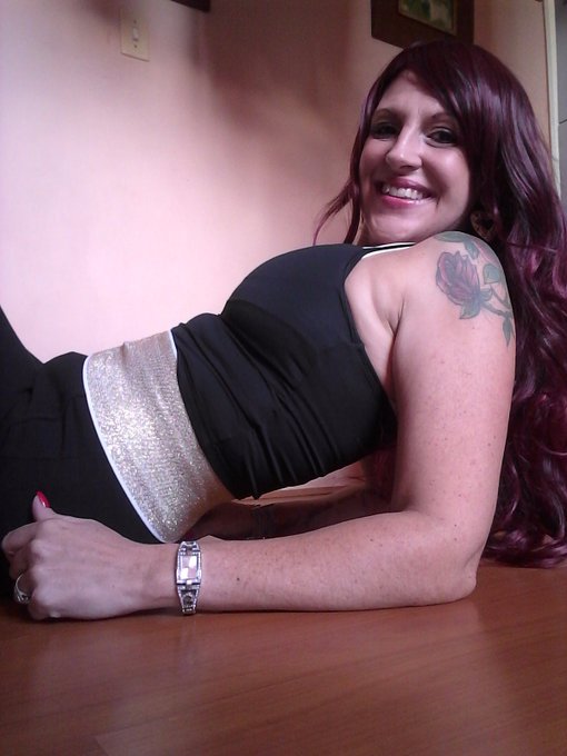 gm ppl, i wish u all a great mom's day! treat ur mom with love and respect, she deserves it! https://t<a href="/tag/adultwork"class="tags"><span>#adultwork</span></a>