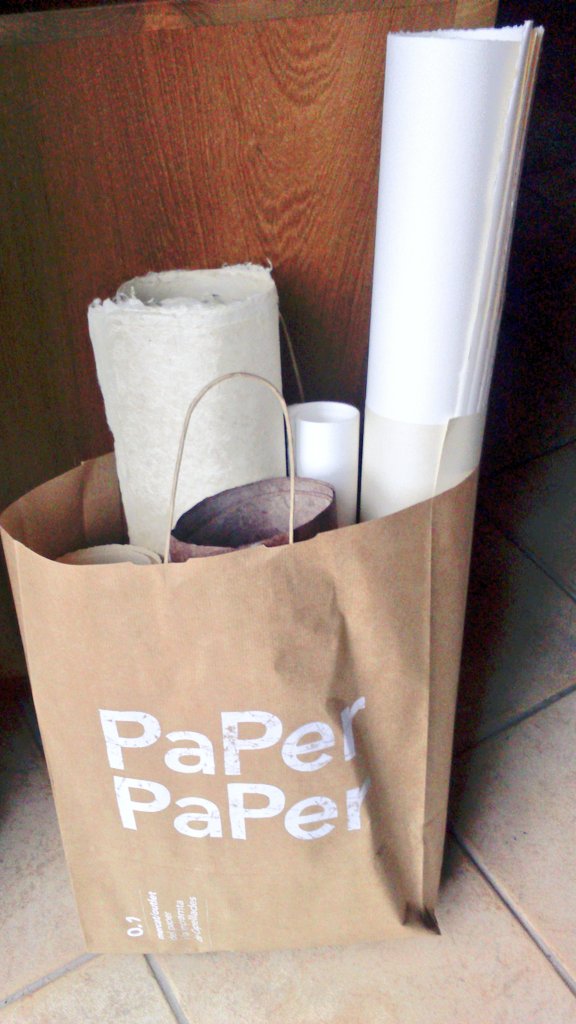 jordi_miras's tweet image. Èxit del mercat del paper i la impremta #PaPerPaPer @mmp_capellades. Varietat i qualitat. Ja tinc el meu!