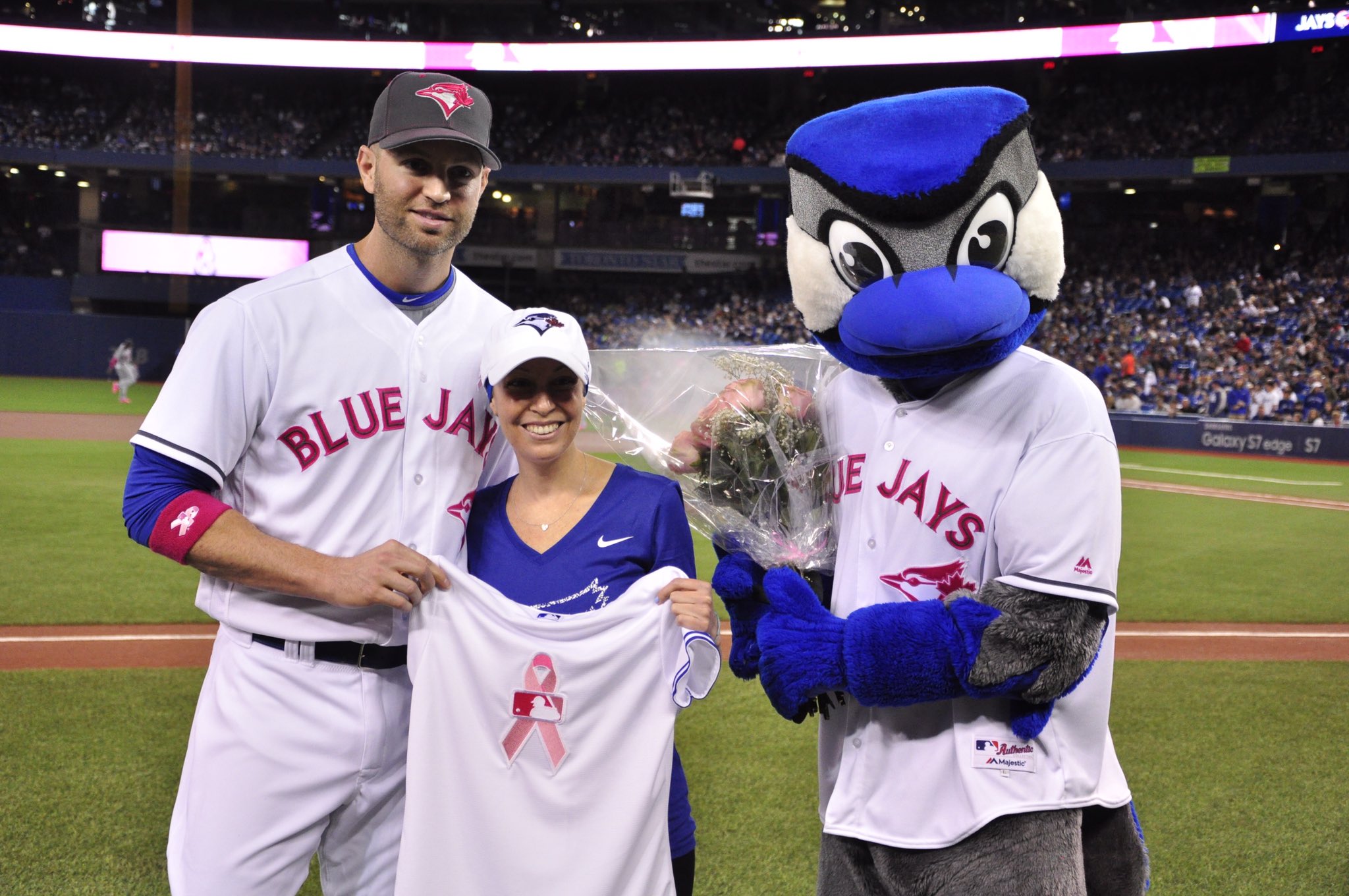 Toronto Blue Jays na platformě X: „Happy Mother's Day to our Honorary Bat  Girl, Michelle Riccio!  / X