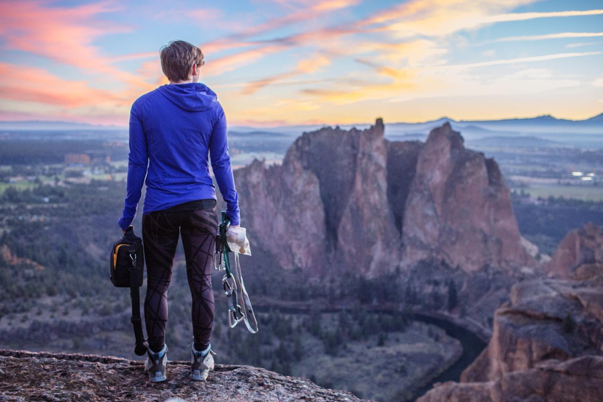 buckstudiopdx's tweet photo. So inspired by sunset at Smith Rock 📷 @isaaclkoval https://t.co/Vmm41XPBdG
