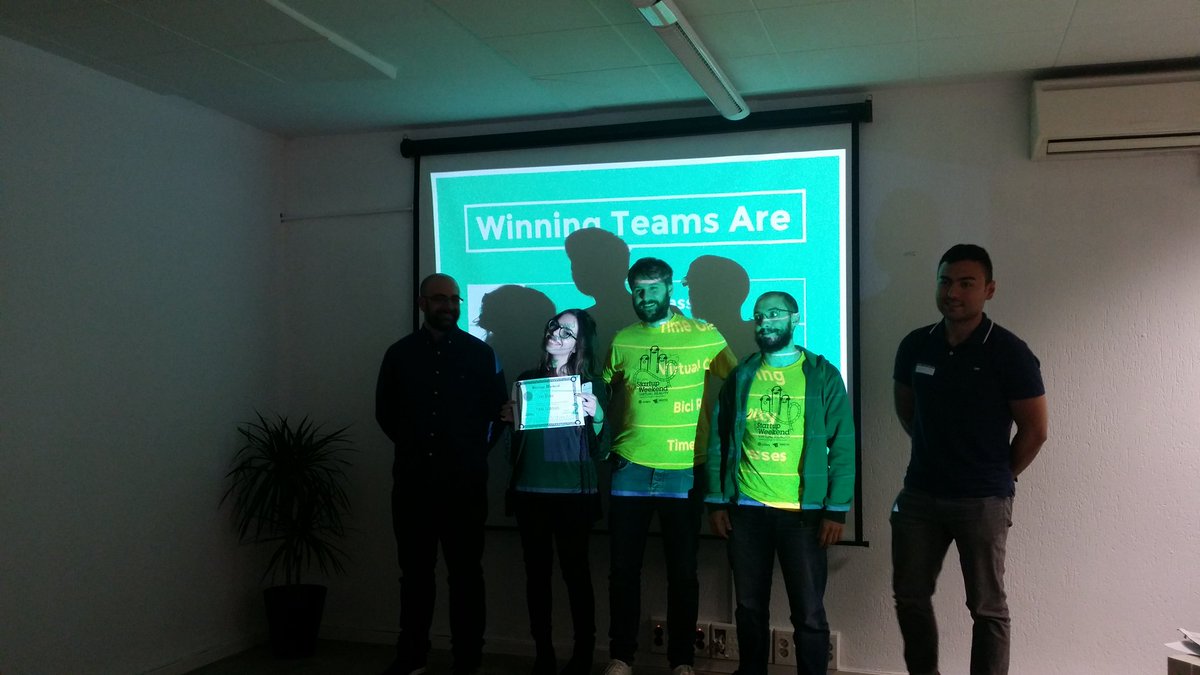 juancarlosmt's tweet photo. Porque son más importantes las personas que las ejecutan que las propias ideas, aquí los ganadores de #SWValencia https://t.co/xijhM65Wbr