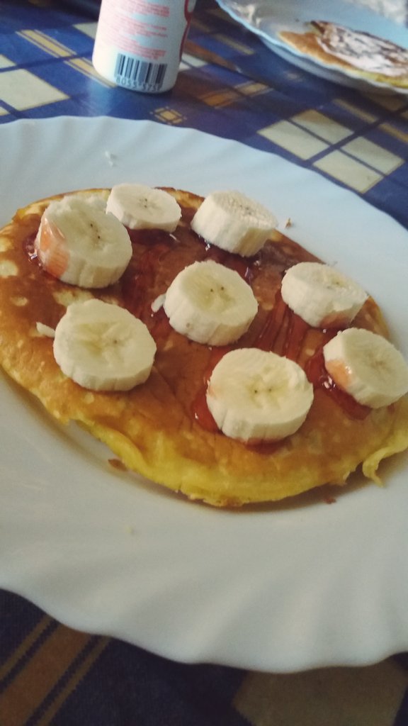 martistilinski's tweet photo. @MurielXO #InFormaConMuriel Pancake con farina di soia e zucchero di canna con banane e sciroppo di fragole๐ https://t.co/dHifiqup7d