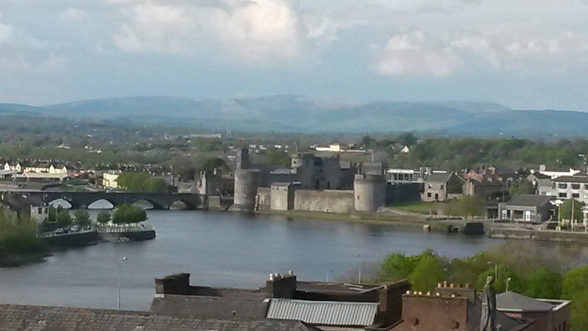 kennedydee's tweet photo. Limerick looking lovely in evening sunshine @CitiesChallenge #SCCLimerick @LimerickCouncil https://t.co/xuB7j4nPmU