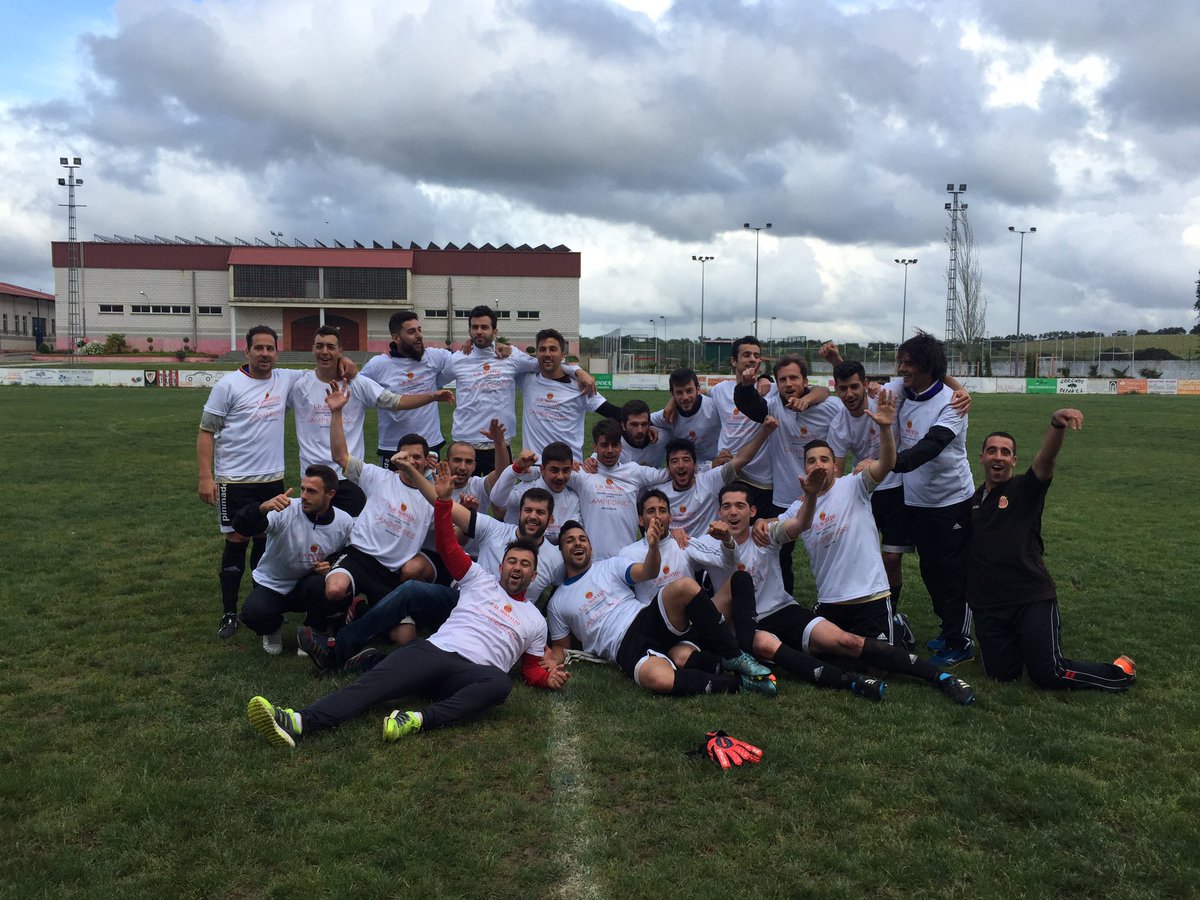 knet69's tweet photo. Campeones!!! @UDMONTIJO @RojinegroFrente @radiogolex https://t.co/eYiCCZwYii