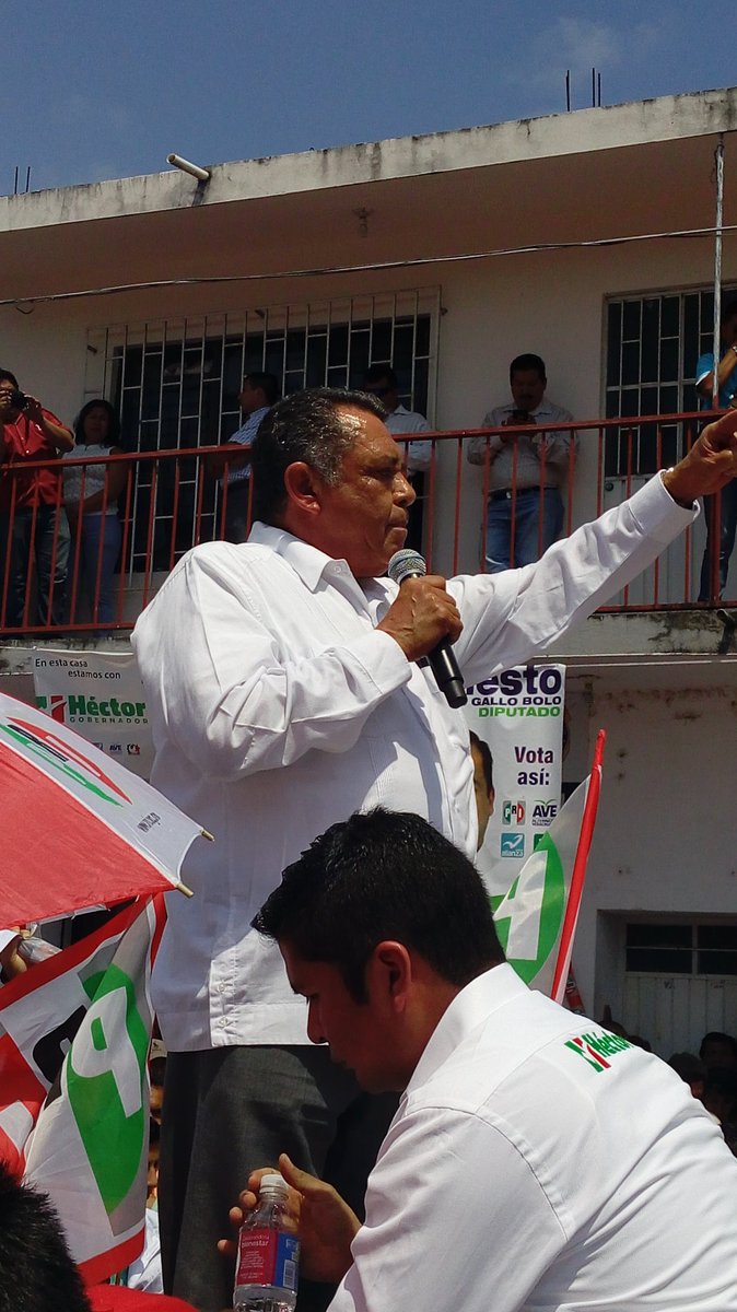 EquipoConHector's tweet photo. #EquipoPolitico presente en el distrito de #Misantla con @HectorYunes y #ErnestoCuevas #UnNuevoVeracruz #YoConHector https://t.co/Dmcm33nJjw