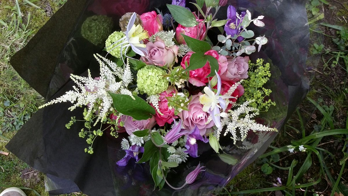 wildnchicflower's tweet photo. A good day @VintageVeryNice yesterday - thanks to everyone!  Bouquets below for our pink and 'non pink' customers! https://t.co/I4eMMEijgQ