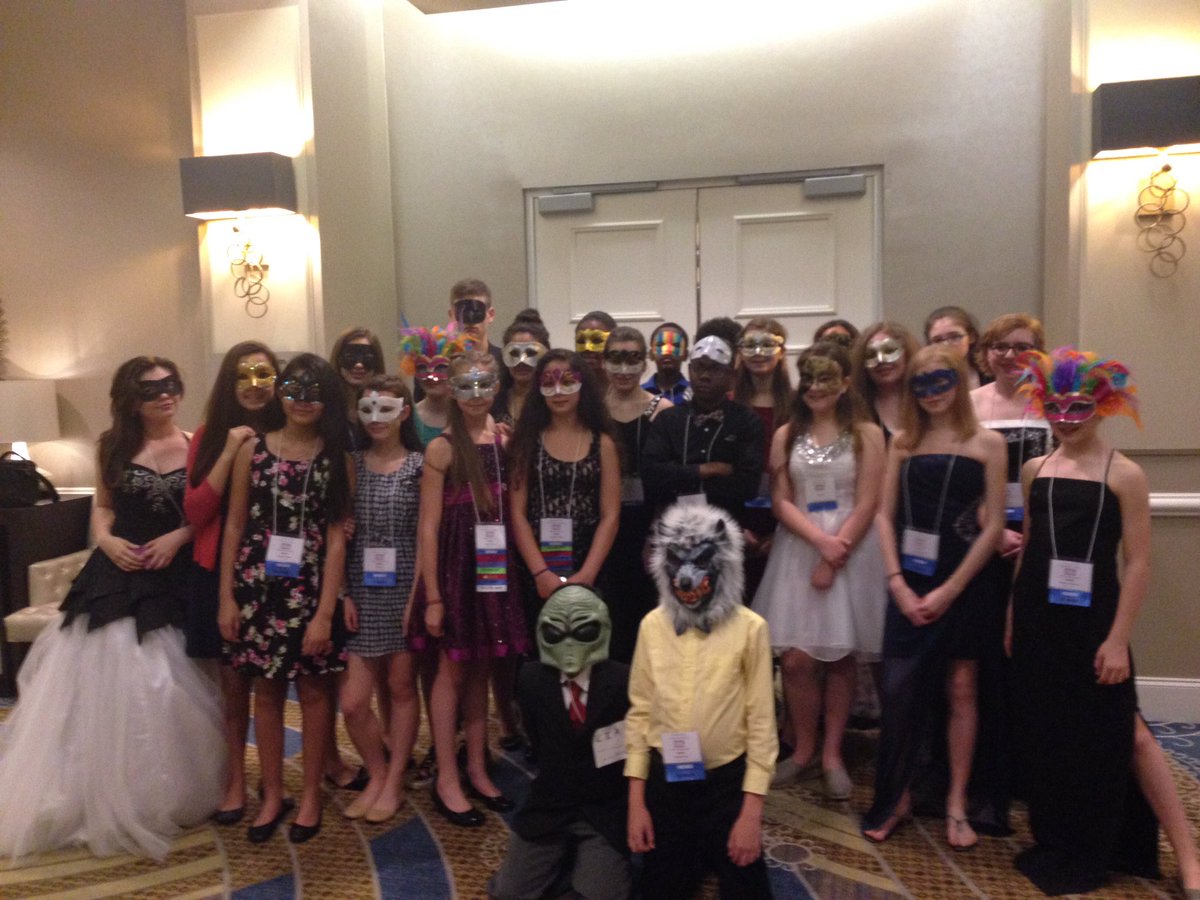 summer_craig_'s tweet photo. TSA FormalMasquerade #SMSpartanStrong #TheTSAWay https://t.co/MUFGNv2LGQ