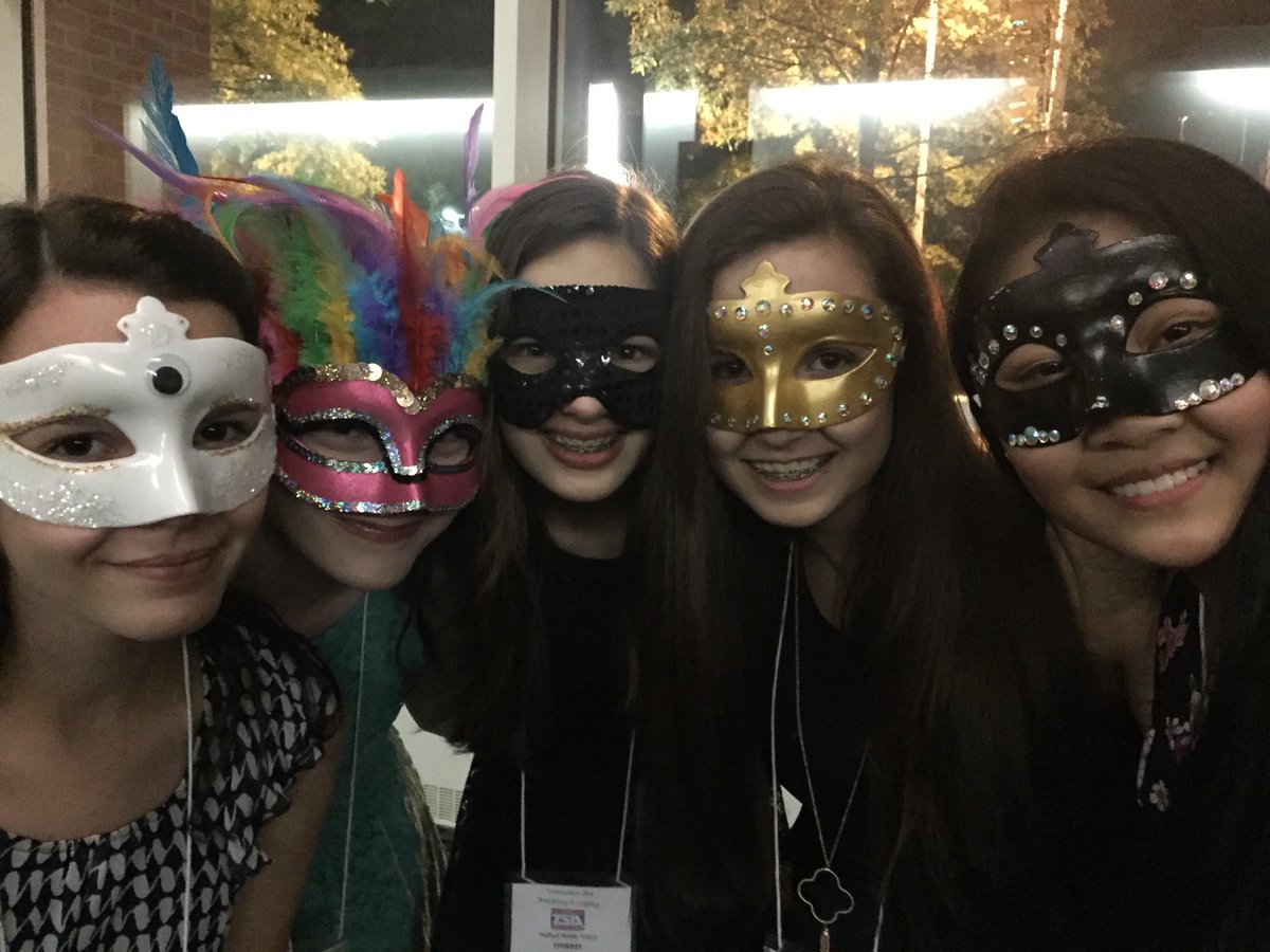 summer_craig_'s tweet photo. TSA FormalMasquerade #SMSpartanStrong #TheTSAWay https://t.co/MUFGNv2LGQ