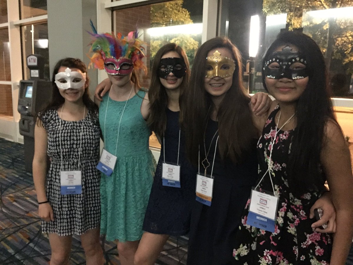 summer_craig_'s tweet photo. TSA FormalMasquerade #SMSpartanStrong #TheTSAWay https://t.co/MUFGNv2LGQ