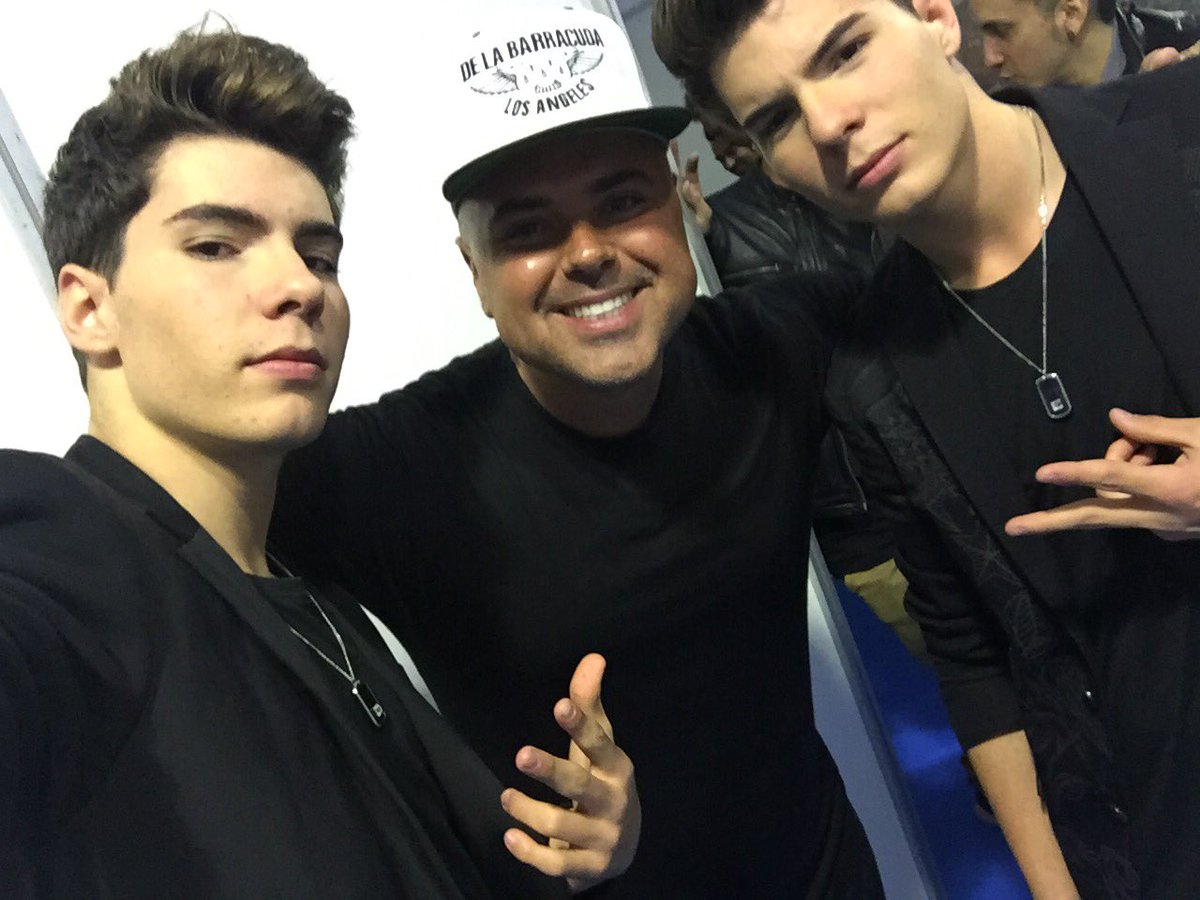 _jesus_OM's tweet photo. Ya era hora de encontrarnos @JuanMagan un gustazo encontrarnos en el camino .. ¿Para cuando algo juntos? #GEMELIERS https://t.co/DMHe8q796q