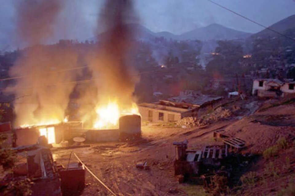 AynureEll's tweet photo. #Şuşaİşğalı 
#Shusha 
#24il 
8.05.1992 
#NKpeace 
Foto. 24 il əvvəl Şuşa uğrunda gedən döyüşlərdə çəkilmişdir. https://t.co/bUEOIQjirs